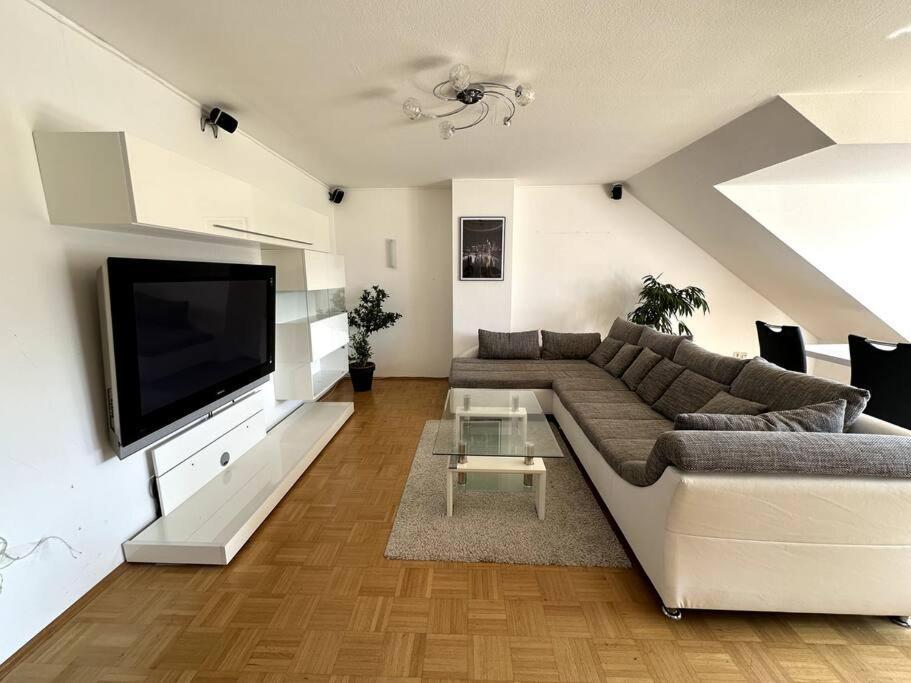 2-Zimmer-Wohnung Mit Balkon & Guter Anbindung In Aschaffenburg Exterior foto